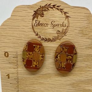 Vintage Wood oval checked pattern earrings